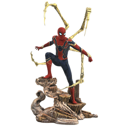 Marvel Avengers Infinity War Iron Spider Diorama Figure 23cm Diamond Select