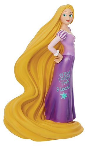 Rapunzel con vestido morado